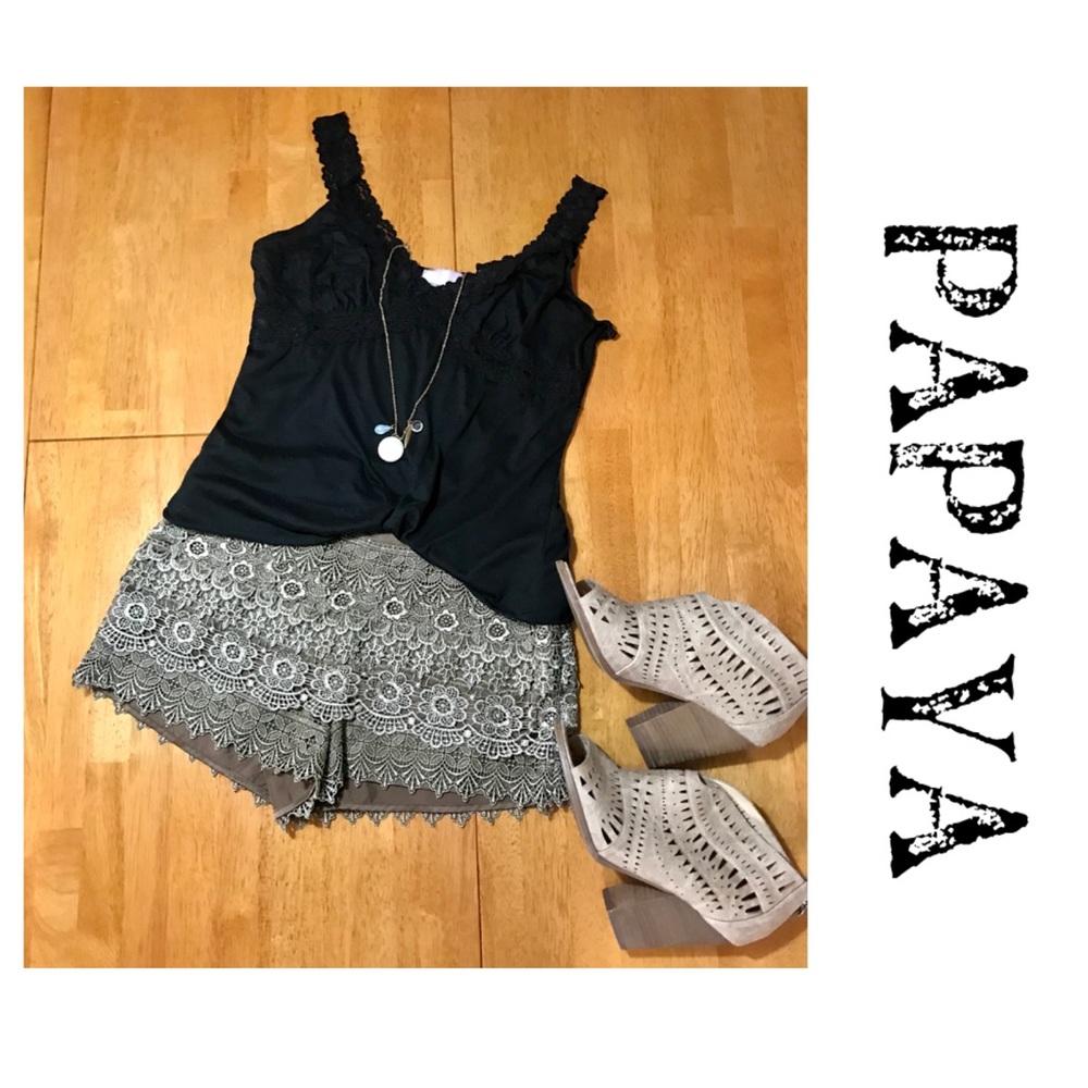 Papaya lace short